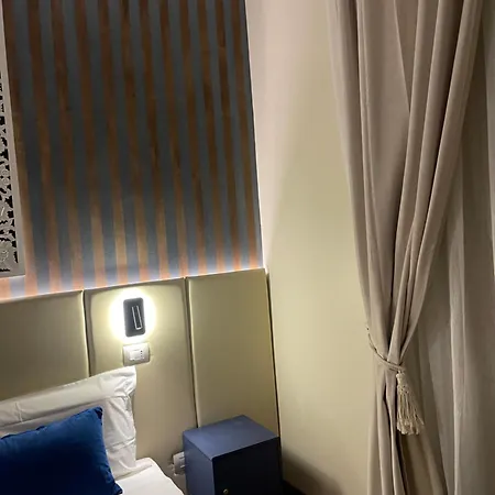 Brignole Diamond بيت ضيافة جنوة