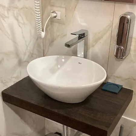 Brignole Diamond בית הארחה 3*